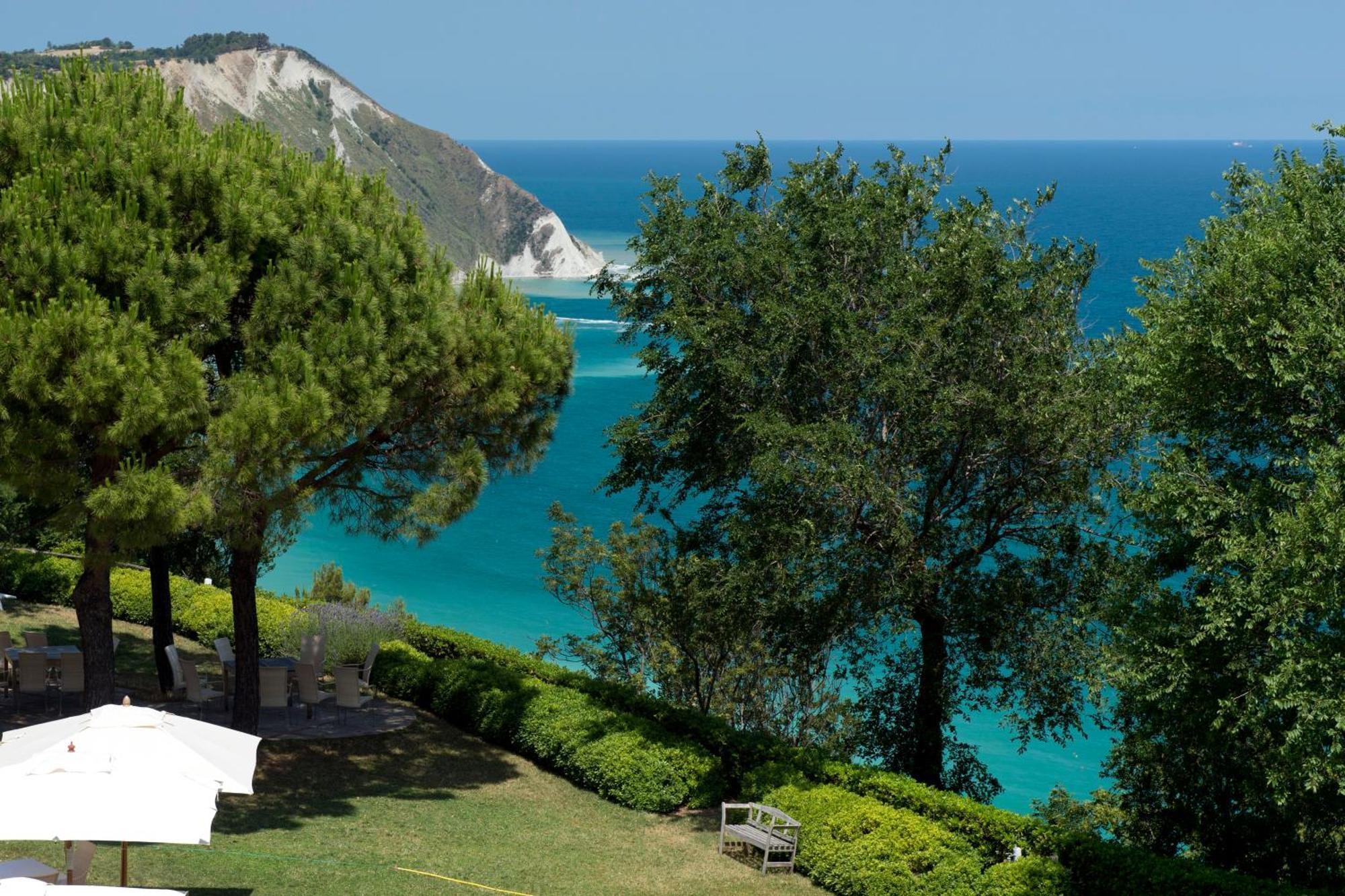 Hotel Emilia Ανκόνα Εξωτερικό φωτογραφία