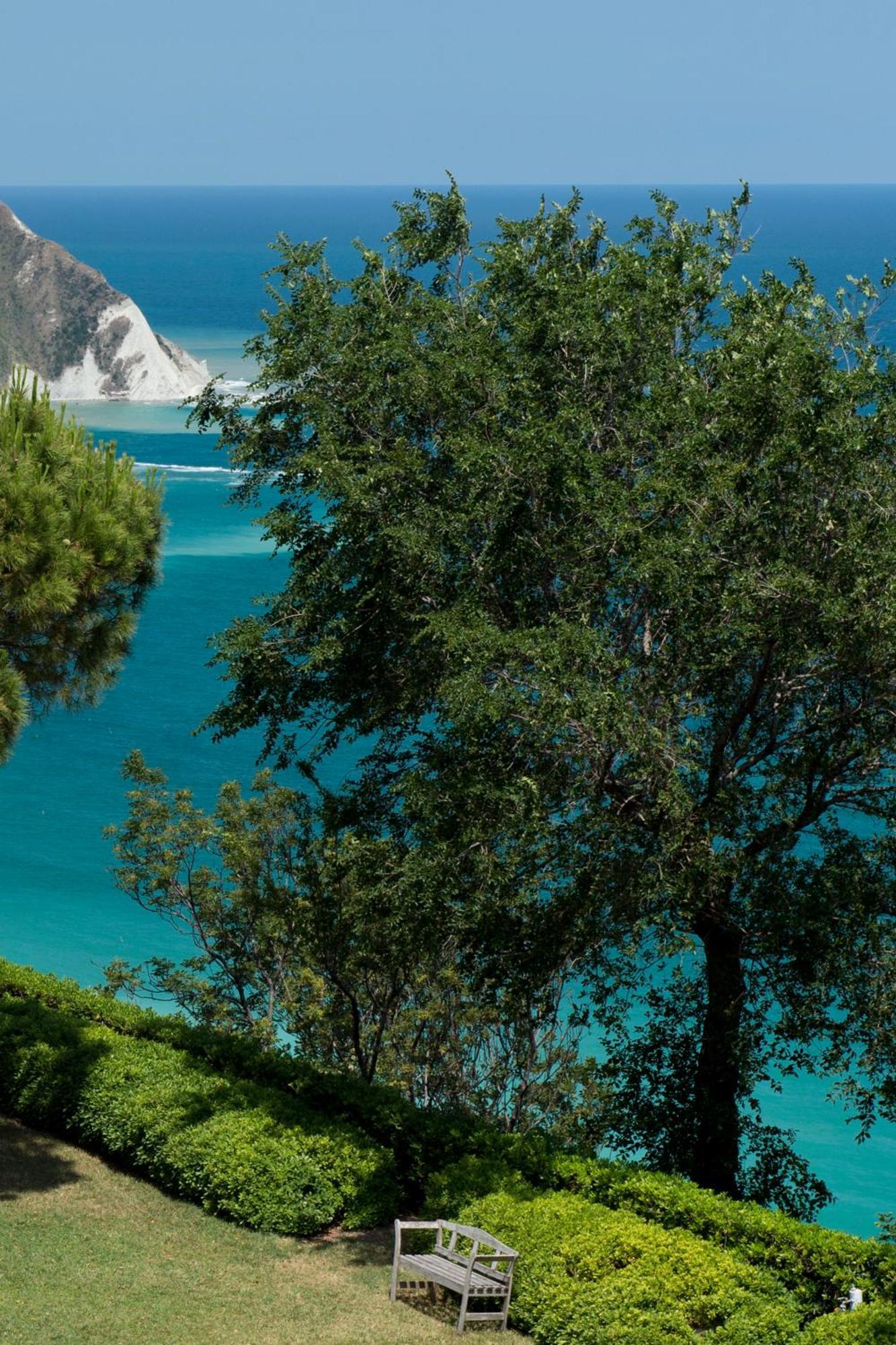 Hotel Emilia Ανκόνα Εξωτερικό φωτογραφία